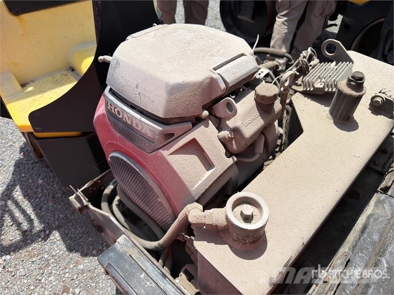Wacker RD12A مداحل ثنائية الاسطوانة