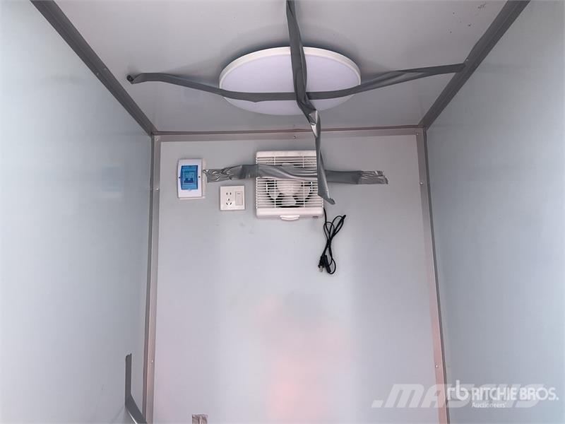  WC-1 3 ft 8 in x 3 ft 11 in 1 Person Skid-Mounted  مكونات أخرى