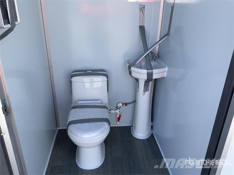  WC-2 7 ft 3 in x 3 ft 11 in 2 Person Skid-Mounted  مكونات أخرى