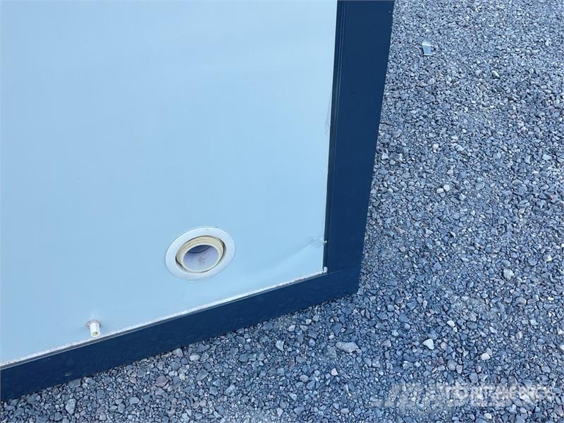  WC-2 7 ft 3 in x 3 ft 11 in 2 Person Skid-Mounted  مكونات أخرى
