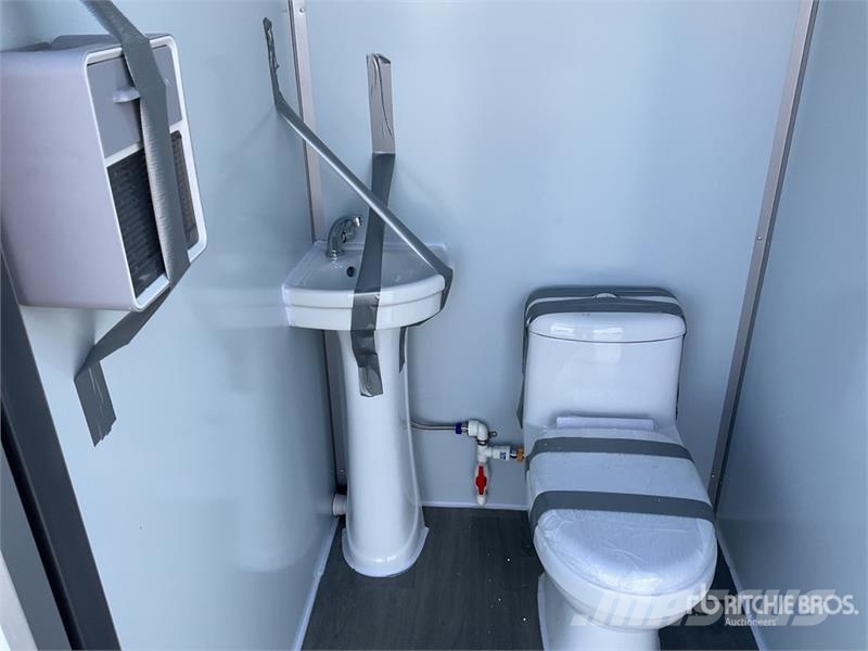  WC-2 7 ft 3 in x 3 ft 11 in 2 Person Skid-Mounted  مكونات أخرى
