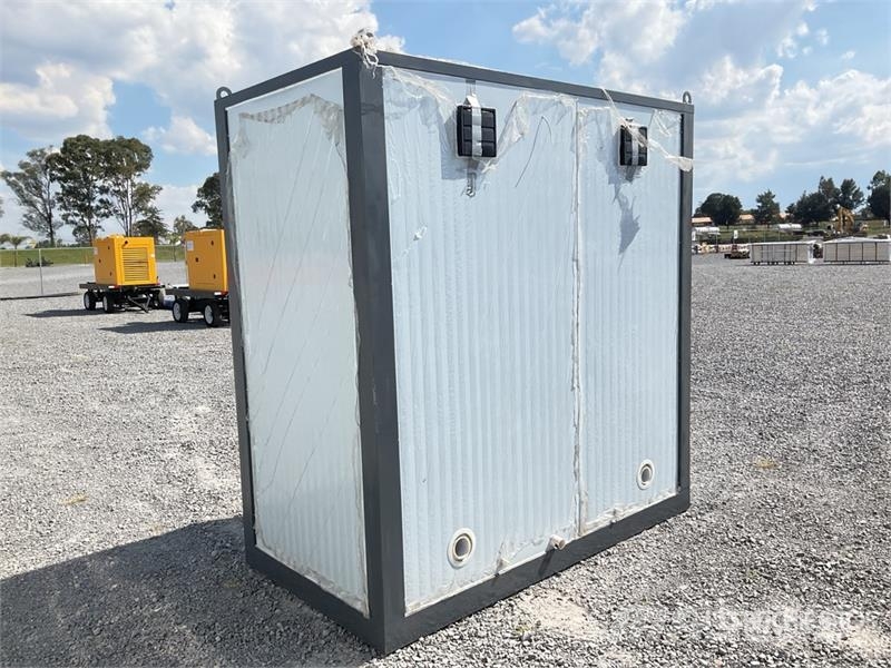  WC-2 7 ft 3 in x 3 ft 11 in 2 Person Skid-Mounted  مكونات أخرى