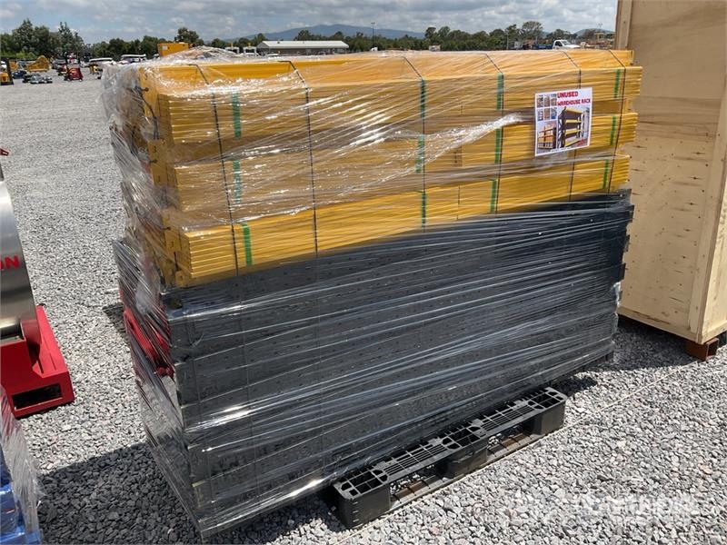 WRY 300 Qty of Warehouse Rack Shelving (Unused) Otros componentes