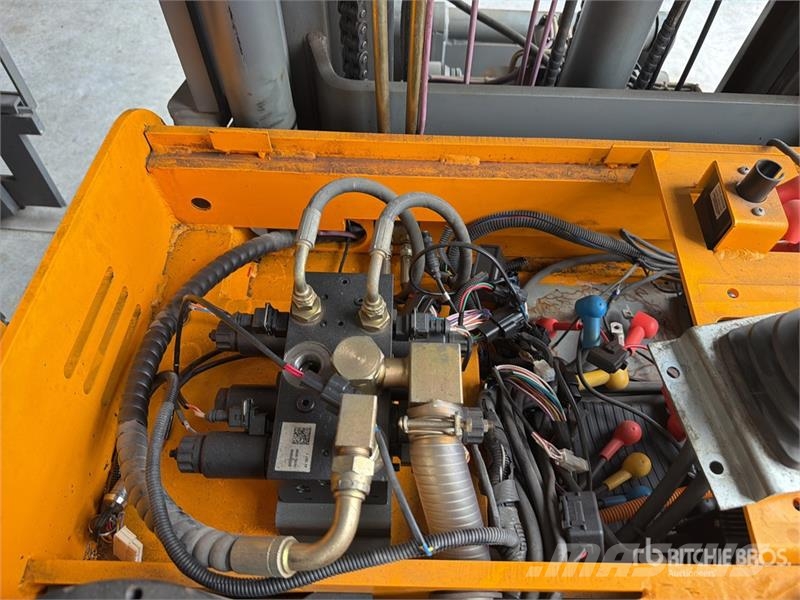 Xilin CQDH20C 3500 lb Montacargas Electrico (INOPERABLE) Skjutstativtruck