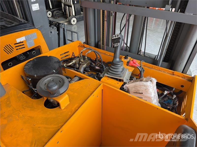 Xilin CQDH20C 3500 lb Montacargas Electrico (INOPERABLE) Skjutstativtruck