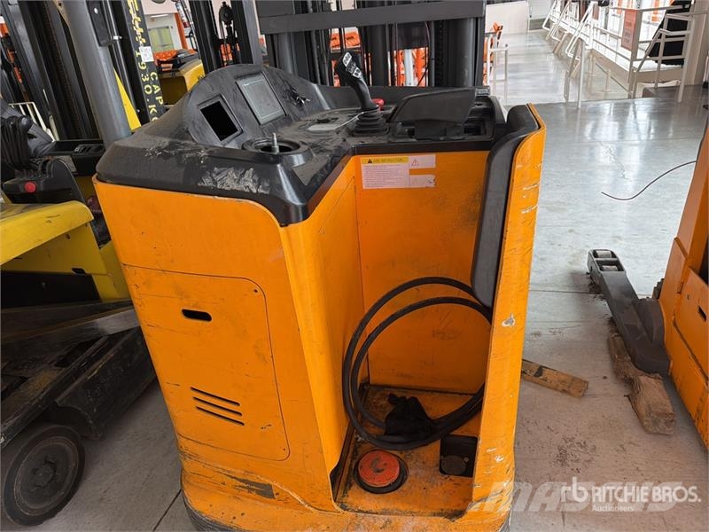 Xilin CQDH20C 3500 lb Montacargas Electrico (INOPERABLE) Skjutstativtruck