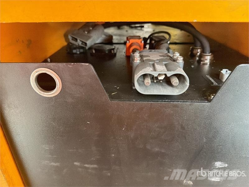 Xilin CQDH20C 3500 lb Montacargas Electrico (INOPERABLE) Skjutstativtruck