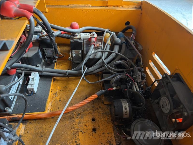 Xilin CQDH20C 3500 lb Montacargas Electrico (INOPERABLE) Skjutstativtruck