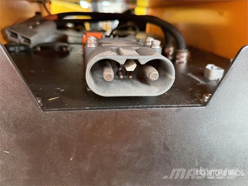 Xilin CQDH20C 3500 lb Montacargas Electrico (INOPERABLE) Skjutstativtruck