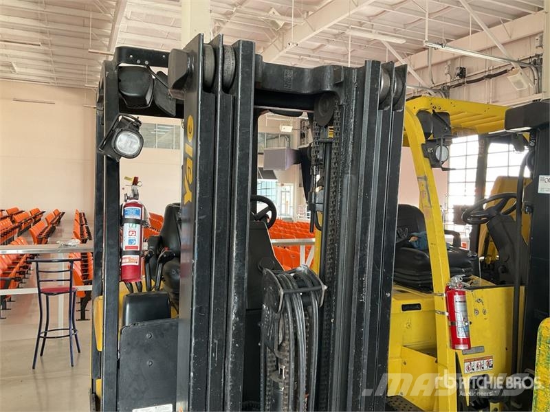 Yale ERC050VGN36TE083 4750 lb Montacargas Electrico / E Električni viličari
