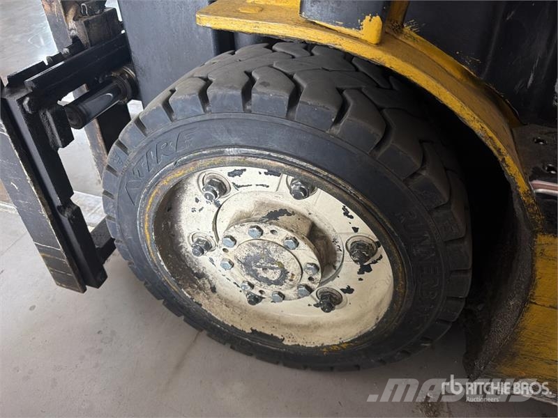 Yale ERC050VGN36TE083 4650 lb Montacargas Electrico / E Električni viličari