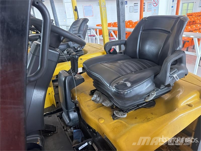 Yale ERC050VGN36TE08E 4650 lb Montacargas Electrico / E Električni viljuškari