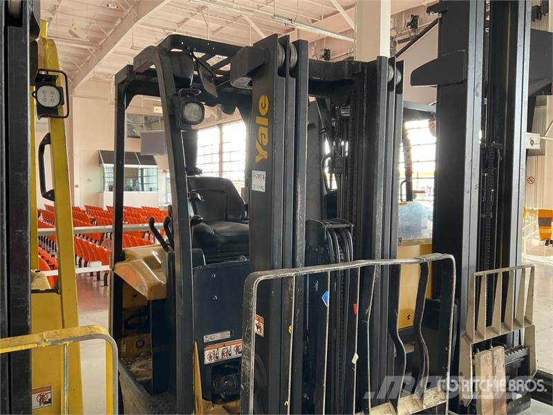 Yale ERC050VGN36TE08E 4750 lb Montacargas Electrico / E شاحنات ذات رافعات شوكية تعمل بالكهرباء