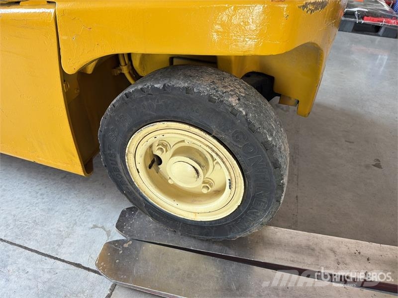 Yale ERP080VME80TE094 7950 lb Montacargas Electrico / E Akumulátorové vozíky