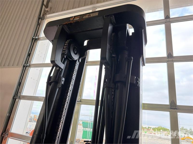 Yale ERP080VME80TE094 7950 lb Montacargas Electrico / E Akumulátorové vozíky