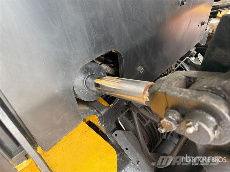 Yale ERP080VME80TE094 7950 lb Montacargas Electrico / E Akumulátorové vozíky