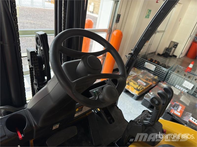 Yale ERP080VME80TE094 7950 lb Montacargas Electrico / E Akumulátorové vozíky