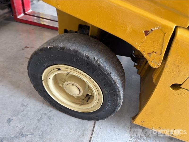Yale ERP080VME80TE094 7950 lb Montacargas Electrico / E Akumulátorové vozíky