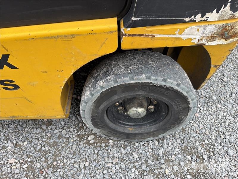 Yale GLP050MXE2120 5100 lb Cushion Tire Montacargas / F Інше