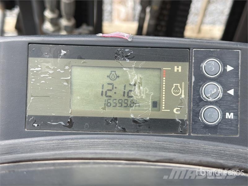 Yale GLP050MXE2120 5100 lb Cushion Tire Montacargas / F Інше