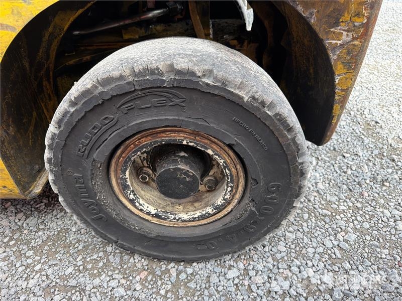 Yale GLP050MXE2120 5100 lb Cushion Tire Montacargas / F Другие складские механизмы