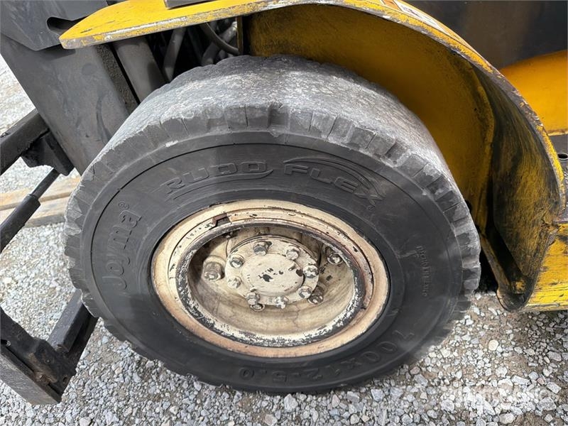 Yale GLP050MXE2120 5100 lb Cushion Tire Montacargas / F Другие складские механизмы