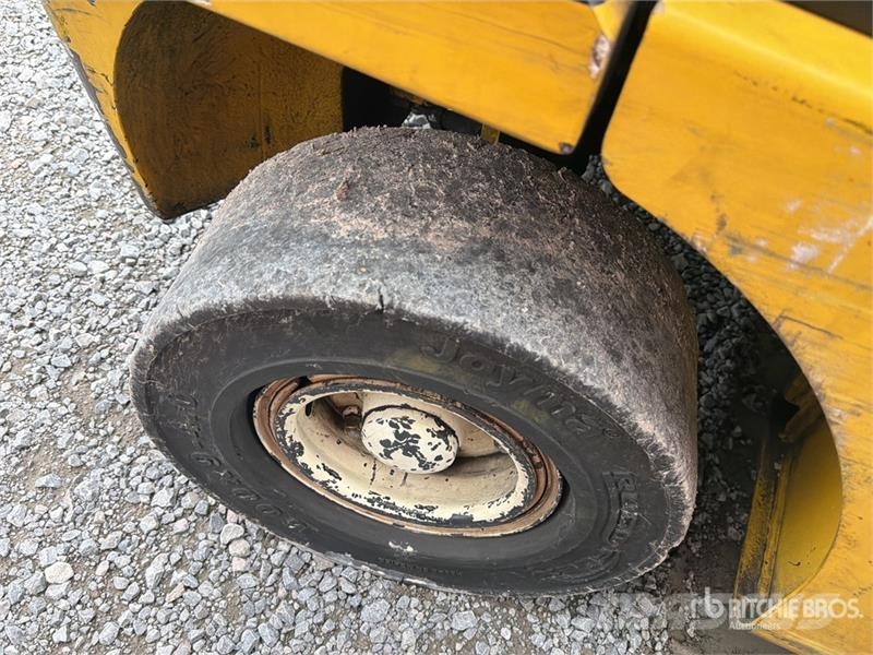 Yale GP050MXE2120 5100 lb Cushion Tire Montacargas / Fo Другие складские механизмы
