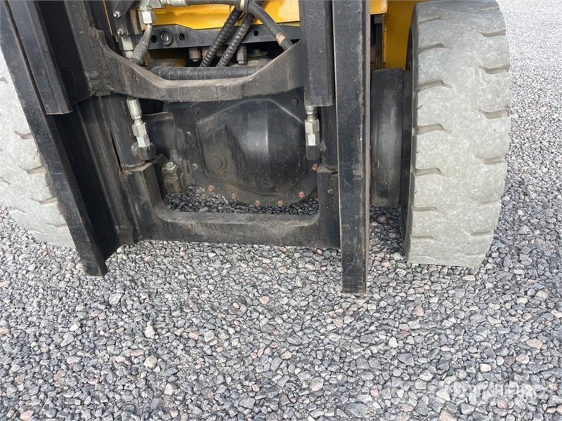 Yale GP050MXGLP050MXNEAE090 4800 lb Cushion Tire Montac Targoncák-Egyéb