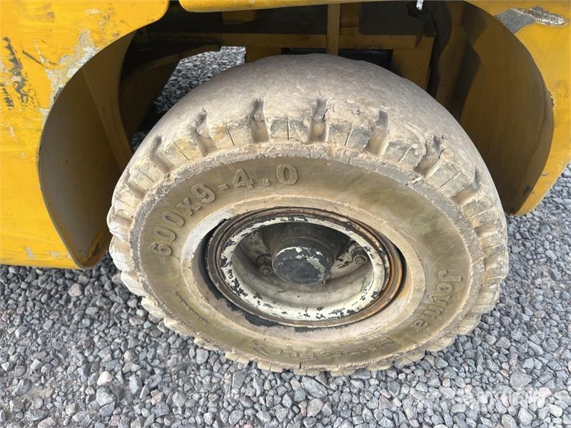 Yale GP050MXGLP050MXNEAE090 4800 lb Cushion Tire Montac Targoncák-Egyéb