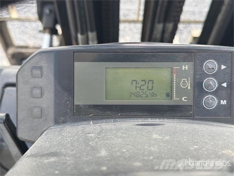 Yale GP050MXNEAE084 4000 lb Cushion Tire Montacargas /  Montacargas - otros