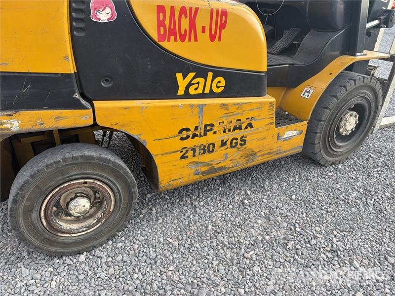 Yale GP050MXNEAE084 4000 lb Cushion Tire Montacargas /  Montacargas - otros