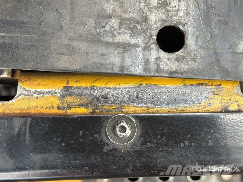Yale GP050MXNEAE084 4000 lb Cushion Tire Montacargas /  Montacargas - otros