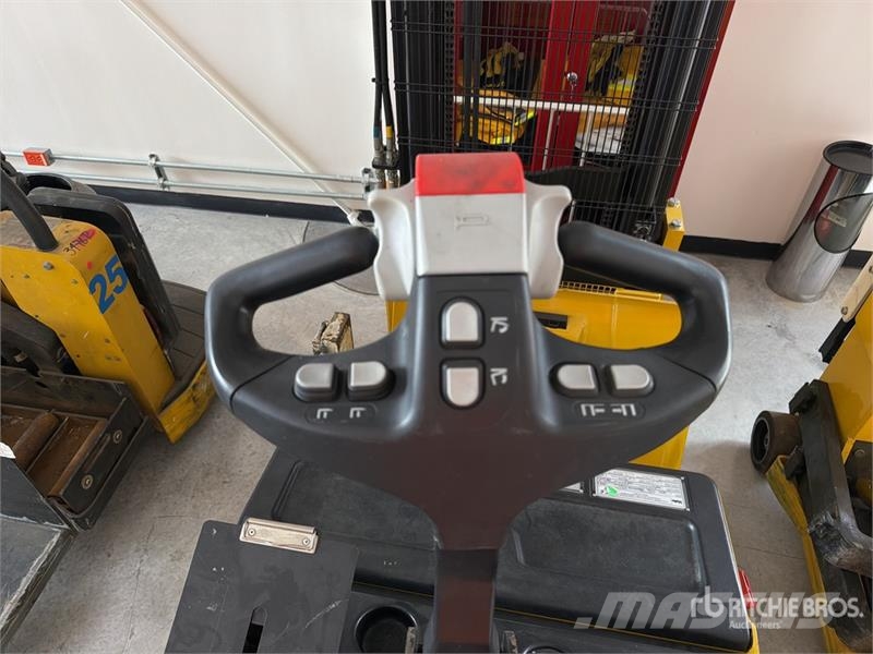 Yale MC10 2200 lb Apilador Electrico / Electric Stacker Самоходные электроштабелёры