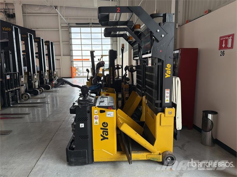 Yale MC10 2200 lb Apilador Electrico / Electric Stacker Empilhadeiras autopropelidas