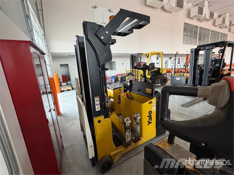 Yale MC10 2200 lb Apilador Electrico / Electric Stacker Empilhadeiras autopropelidas