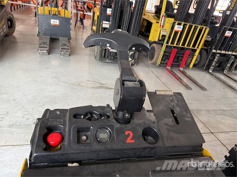Yale MC10 2200 lb Apilador Electrico / Electric Stacker Empilhadeiras autopropelidas