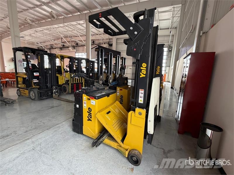 Yale MC10 2200 lb Apilador Electrico / Electric Stacker Empilhadeiras autopropelidas
