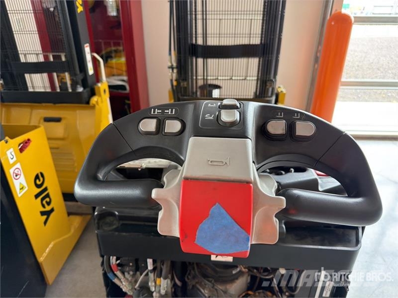 Yale MC10 2200 lb Apilador Electrico / Electric Stacker Empilhadeiras autopropelidas