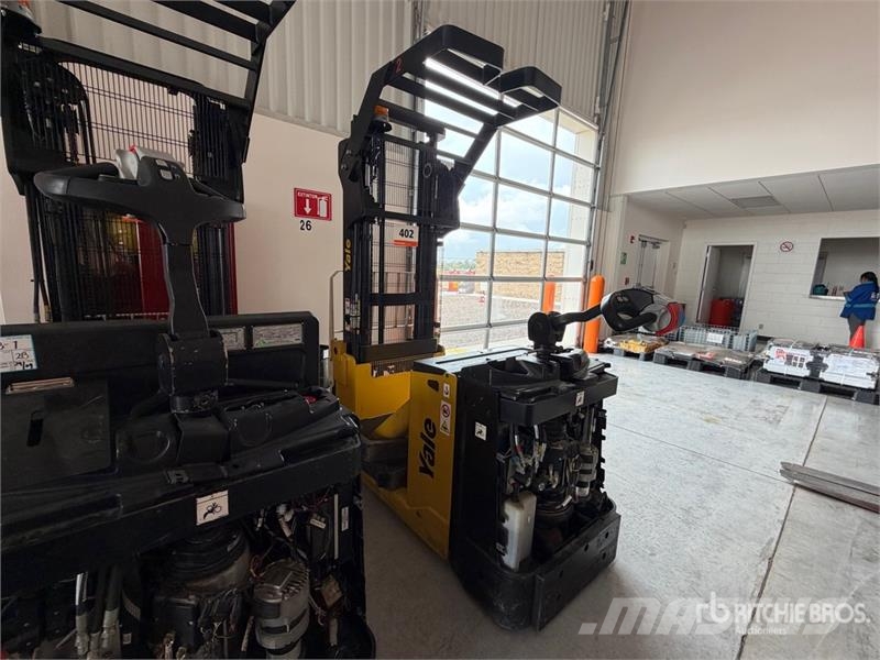 Yale MC10 2200 lb Apilador Electrico / Electric Stacker Empilhadeiras autopropelidas