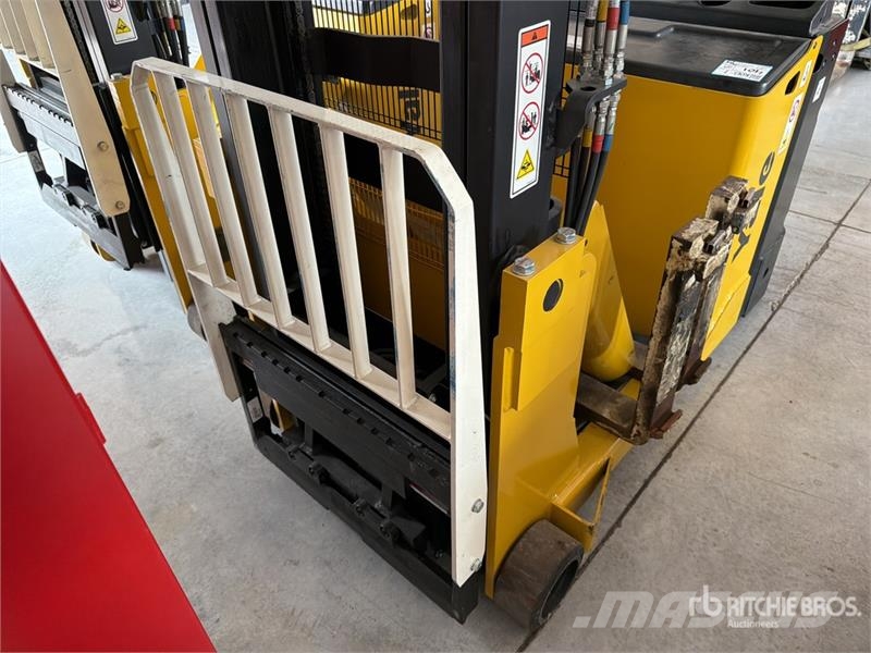 Yale MC10 2200 lb Apilador Electrico / Electric Stacker Самоходные электроштабелёры