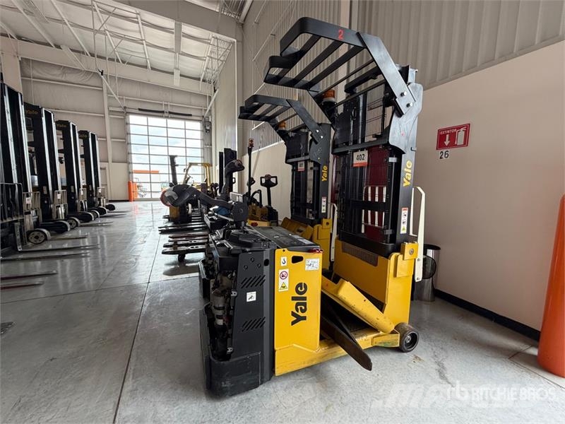 Yale MC10 2200 lb Apilador Electrico / Electric Stacker Empilhadeiras autopropelidas