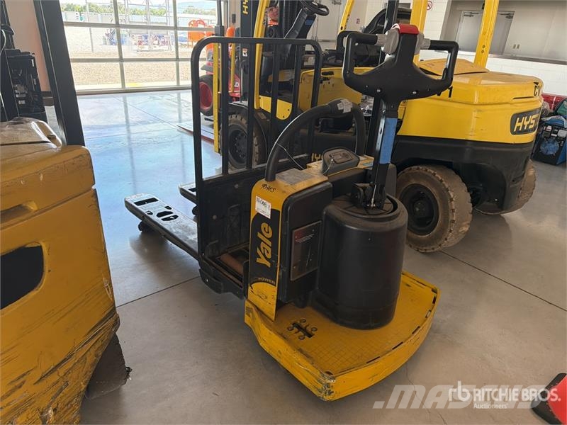Yale MPE060LF 6000 lb Montacargas / Pallet Jack Handhubwagen