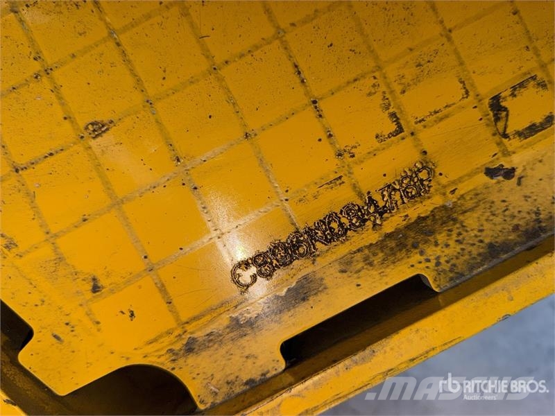 Yale MPE060LF 6000 lb Montacargas de Patin / Pallet Jac Handhubwagen