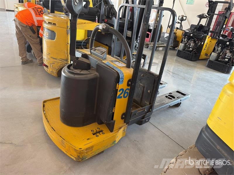 Yale MPE060LF 6000 lb Montacargas / Pallet Jack Handhubwagen