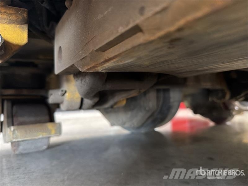Yale MPE060LF 6000 lb Montacargas de Patin / Pallet Jac Handhubwagen