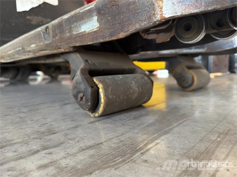 Yale MPE060LF 6000 lb Montacargas de Patin / Pallet Jac Handhubwagen