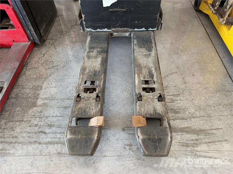 Yale MPE060LFN24T2748 Transpaletas Manuales