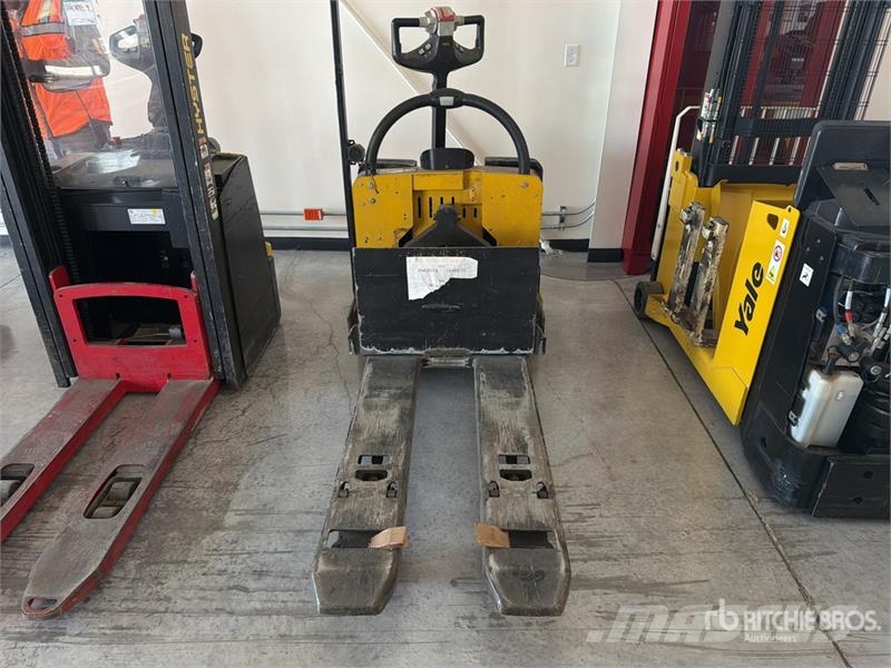 Yale MPE060LFN24T2748 Transpaletas Manuales
