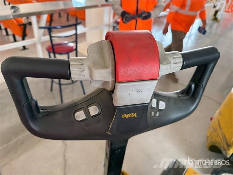 Yale MPE060LVGN24T2748 Transpaletas Manuales