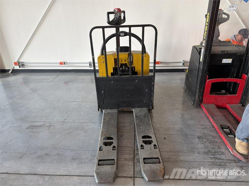 Yale MPE060LVGN24T2748 Handhubwagen